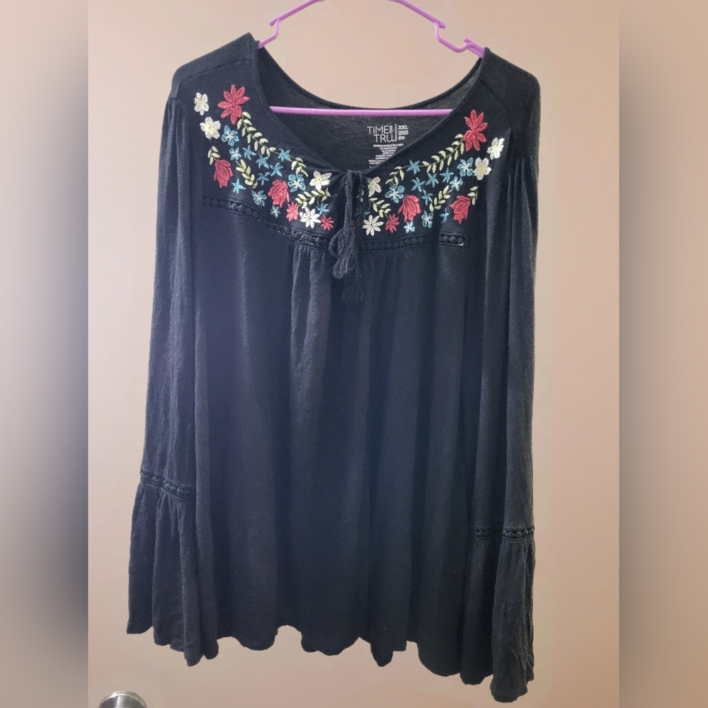 Time and Tru Black Floral Embroidered Blouse 2x